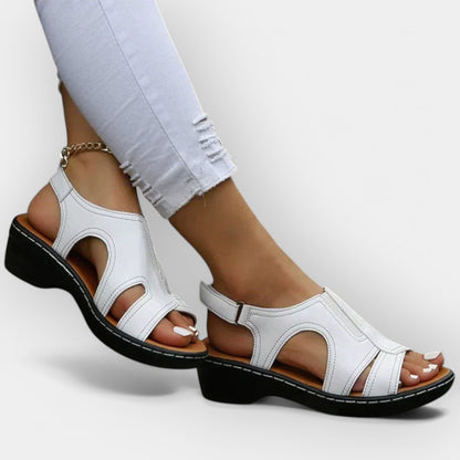 Sandalias de piel elegantes